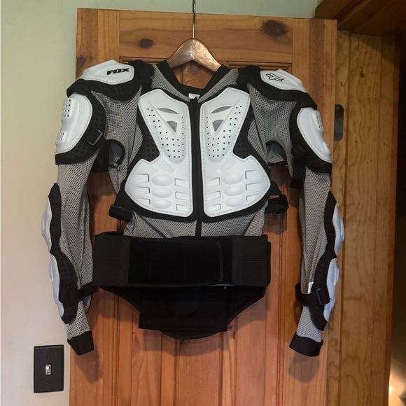 Fox Racing Titan Chest Guard - Picture 3 of 4